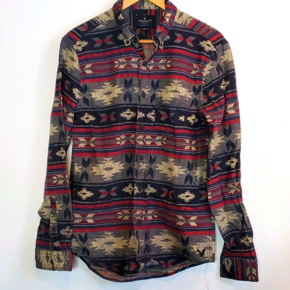 American Eagle button down classic Fit Navajo